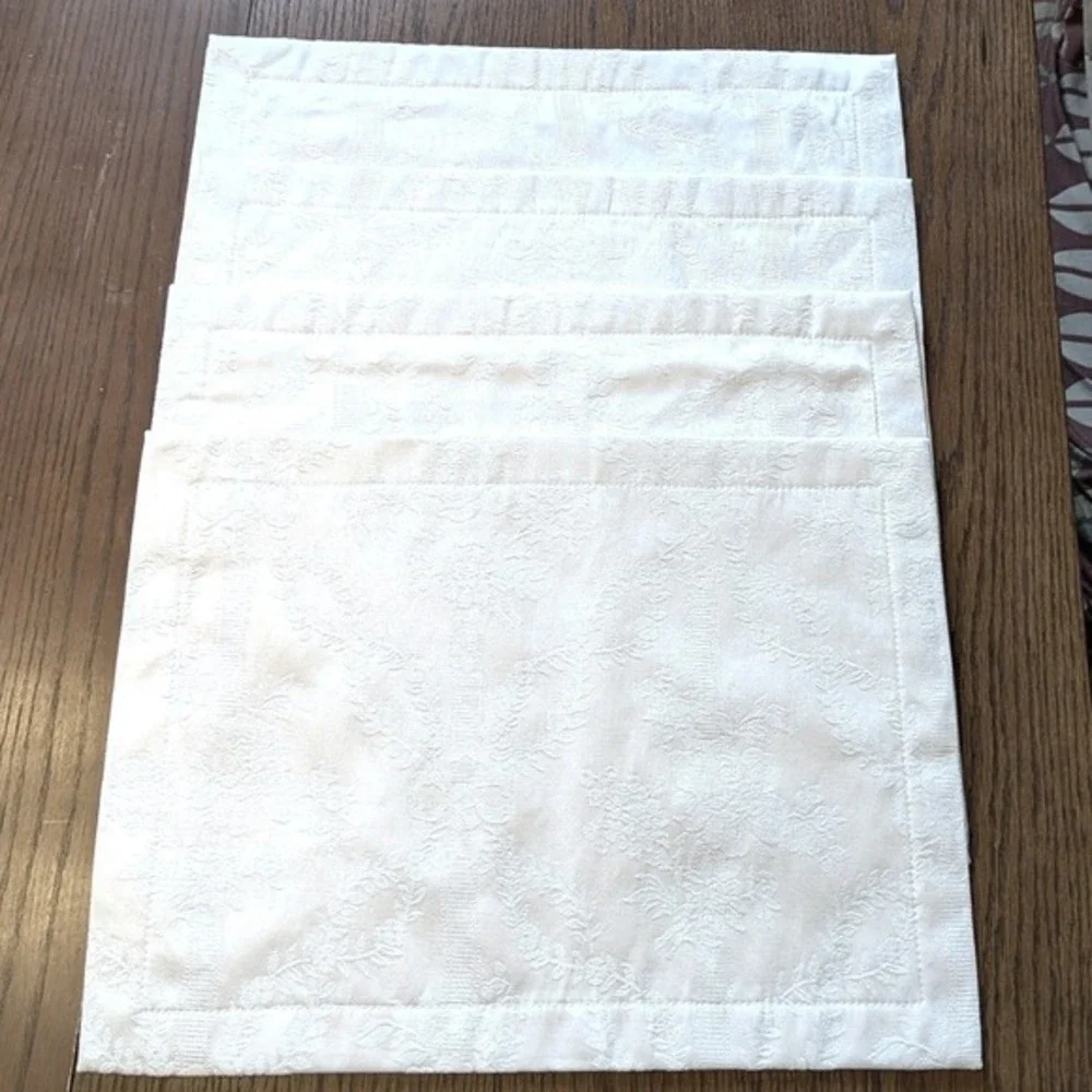 Waterford China White Damask Floral Placemats 4 Vtg 1998 Cotton Blend Elegant
